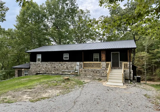 Photo 1 of Single family home for sale at 9388 Harrison Ferry Rd, Mc Minnville, TN 37110 | MLS# 3000561 | Listing updated on 2025-09-22