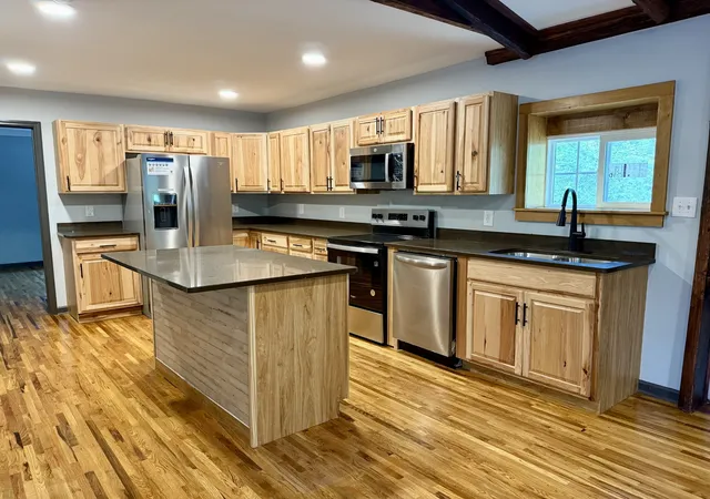 Photo 2 of Single family home for sale at 9388 Harrison Ferry Rd, Mc Minnville, TN 37110 | MLS# 3000561 | Listing updated on 2025-09-22