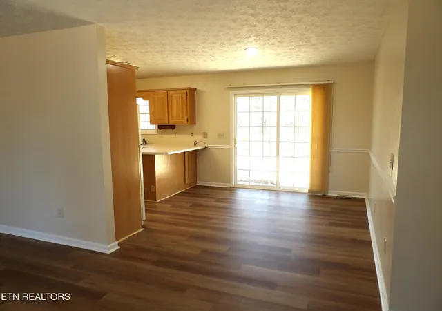 Photo 2 of Single family home for sale at 2162 Ona Rd, Crossville, TN 38572 | MLS# 3000698 | Listing updated on 2026-09-12