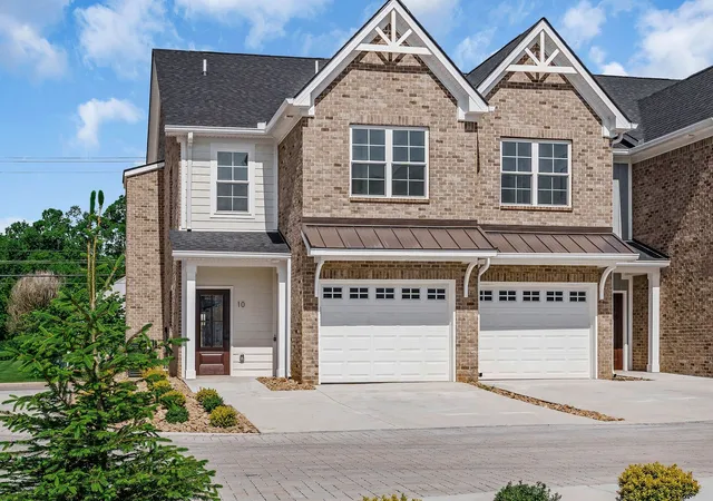Photo 2 of Townhouse for sale at 207 S High St #9, Mc Minnville, TN 37110 | MLS# 3098008 | Listing updated on 2026-02-18