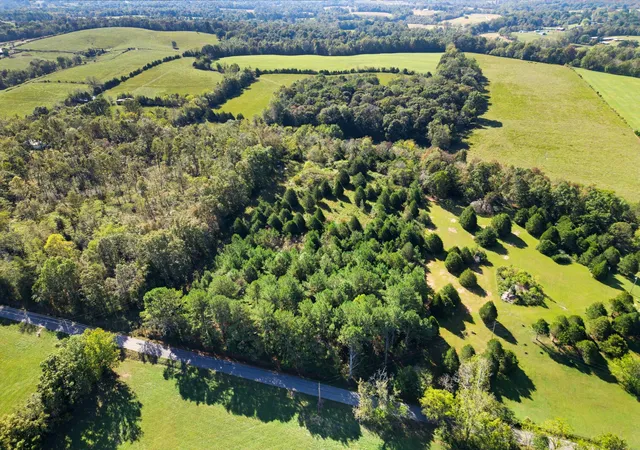2nd image of 1340 Herschal Lyles Rd, Westmoreland, TN 37186 | MLS# 3003000