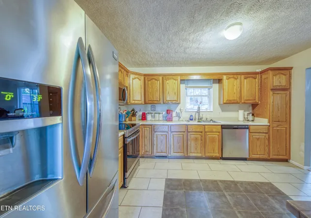 Photo 4 of Single family home for sale at 2215 Island Blvd, Sevierville, TN 37876 | MLS# 3073679 | Listing updated on 2026-09-14