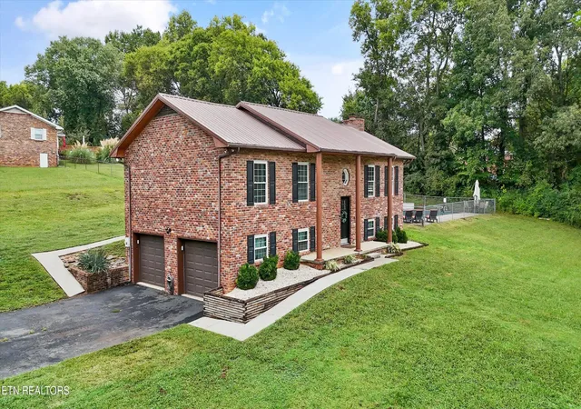2nd image of 100 Foster Dr, Lenoir City, TN 37772 | MLS# 3098024