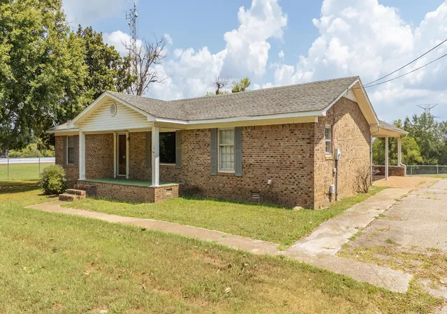 Photo 3 of Single family home for sale at 70 Riverside Dr, Savannah, TN 38372 | MLS# 3013300 | Listing updated on 2026-08-14