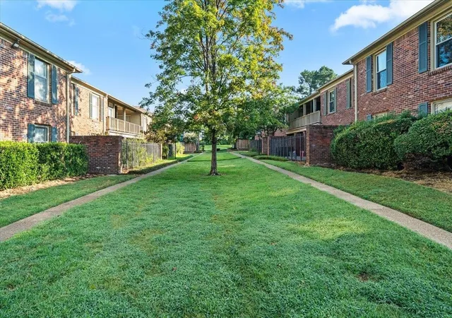 Photo 2 of Condo for sale at 5920 Julian Ct #4, Memphis, TN 38119 | MLS# 3015648 | Listing updated on 2025-10-15