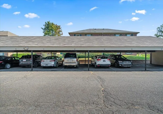 Photo 3 of Condo for sale at 5920 Julian Ct #4, Memphis, TN 38119 | MLS# 3015648 | Listing updated on 2025-10-15