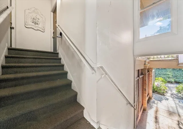 Listing Photo 4 - Condo for sale in building located at 5920 Julian Ct, Memphis, TN 38119 - Unit #4