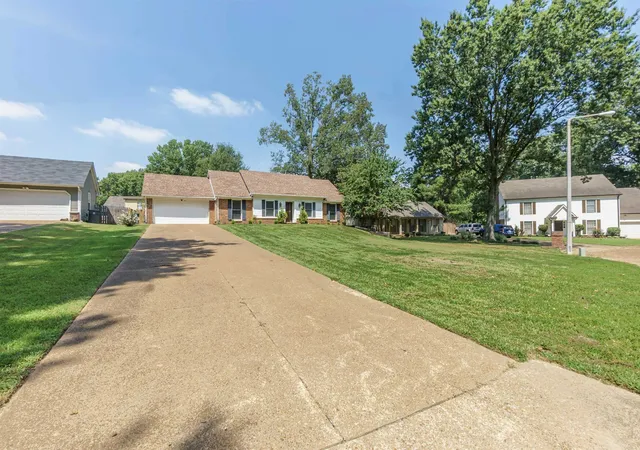 Photo 3 of Sale Pending at 4935 Woodberry Cv, Memphis, TN 38141 | MLS# 3007993 | Listing updated on 2025-10-09