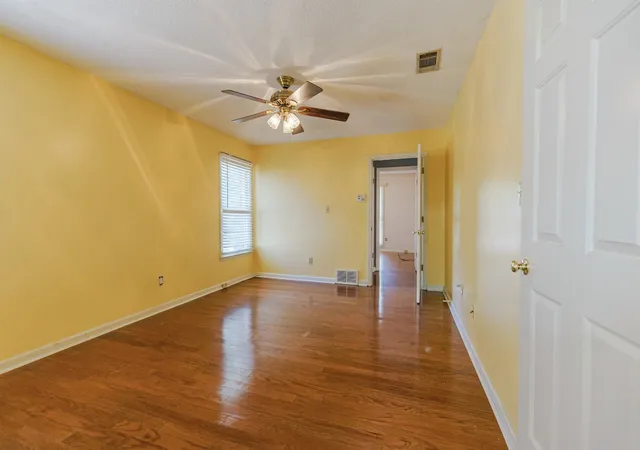 Photo 4 of Sale Pending at 4935 Woodberry Cv, Memphis, TN 38141 | MLS# 3007993 | Listing updated on 2025-10-09