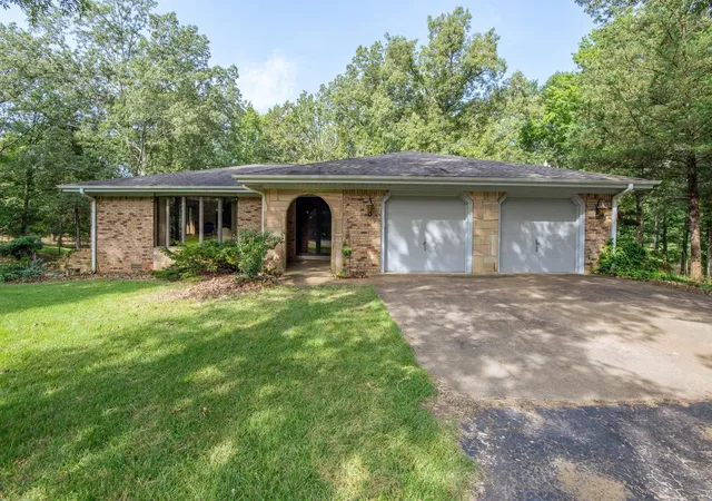 Homes for sale in Savannah, TN | 1910 Hamburg Loop, Savannah, TN 38372 | MLS# 3093249