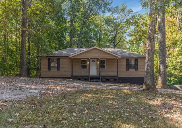 Homes for sale in Dover, TN | 135 Bagsby Hill Ln, Dover, TN 37058 | MLS# 3011646