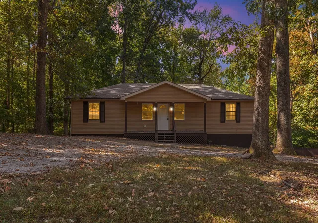Homes for sale in Dover, TN | 135 Bagsby Hill Ln, Dover, TN 37058 | MLS# 3011646