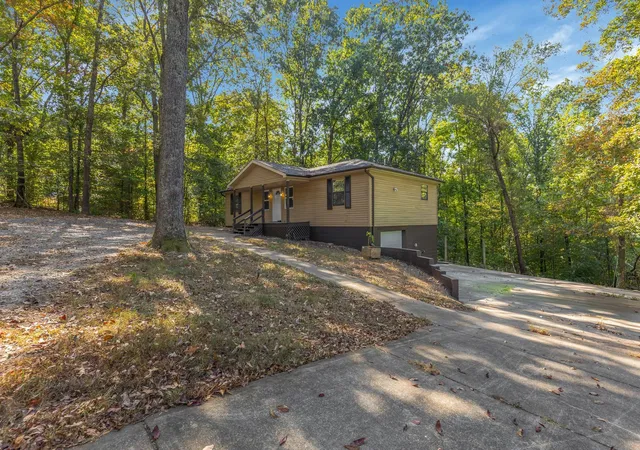 Homes for sale in Dover, TN | 135 Bagsby Hill Ln, Dover, TN 37058 | MLS# 3011646