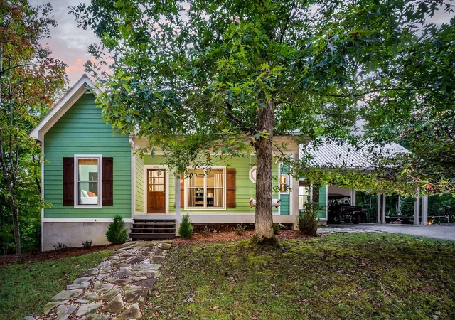 1st image of 560 Springwood Pl, Smithville, TN 37166 | MLS# 3002929