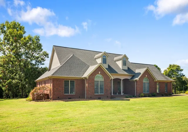 2nd image of 350 Bridlewood Dr, Fayetteville, TN 37334 | MLS# 3009181