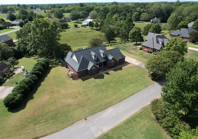 33rd image of 350 Bridlewood Dr, Fayetteville, TN 37334 | MLS# 3009181
