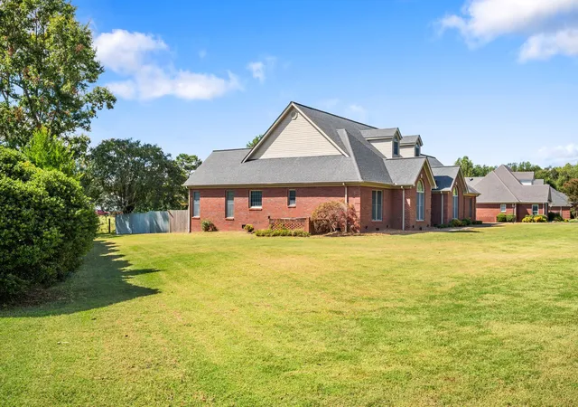 3rd image of 350 Bridlewood Dr, Fayetteville, TN 37334 | MLS# 3009181