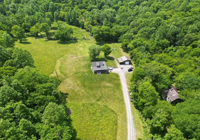 Photo 1 of Single family home for sale at 250 Woodard Hollow Ln, Gainesboro, TN 38562 | MLS# 3006348 | Listing updated on 2025-10-30