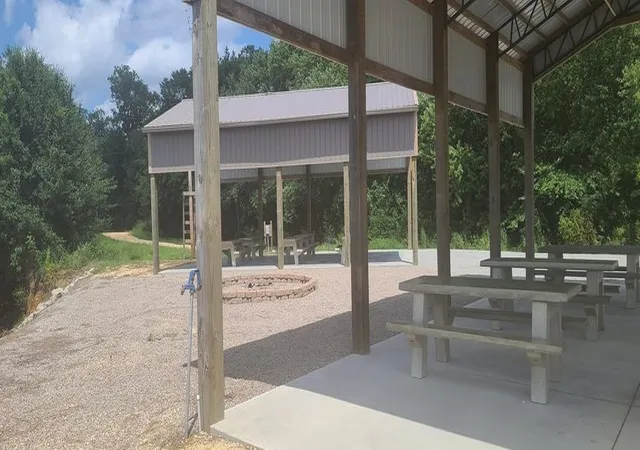 Homes for sale in Clifton, TN | 2607 Hardin Bottom River Rd, Clifton, TN 38425 | MLS# 3167919