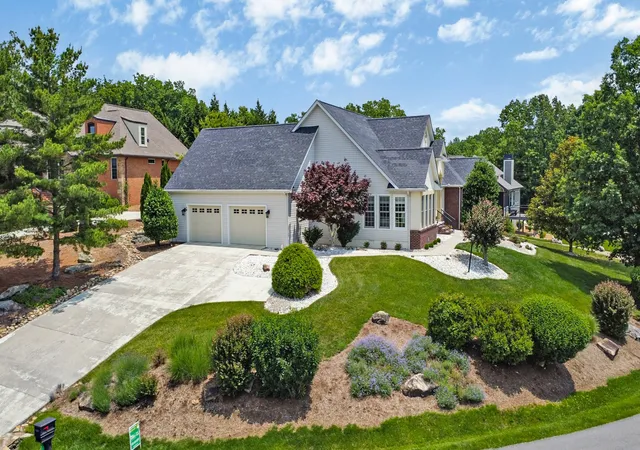 1st image of 19 Camden Ct, Crossville, TN 38558 | MLS# 3003602