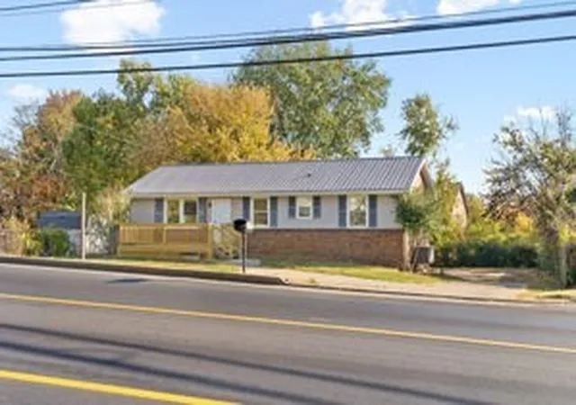 36th image of 835 Peachers Mill Rd, Clarksville, TN 37042 | MLS# 3006246