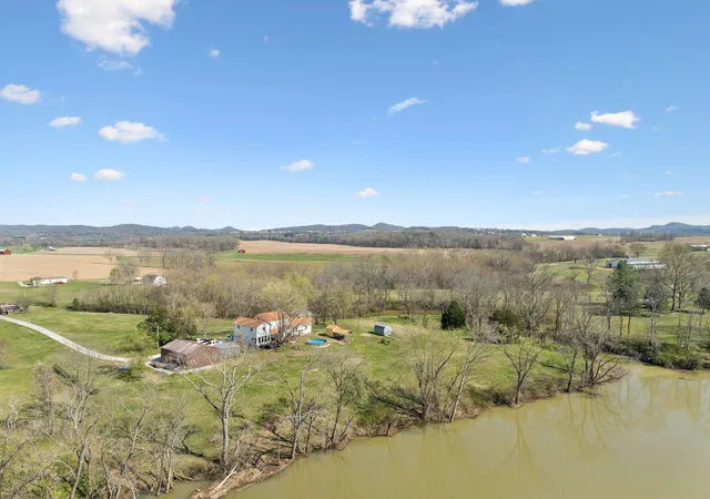 Homes for sale in Riddleton, TN | 20 Bledsoe Borough Ln, Riddleton, TN 37151 | MLS# 3011231