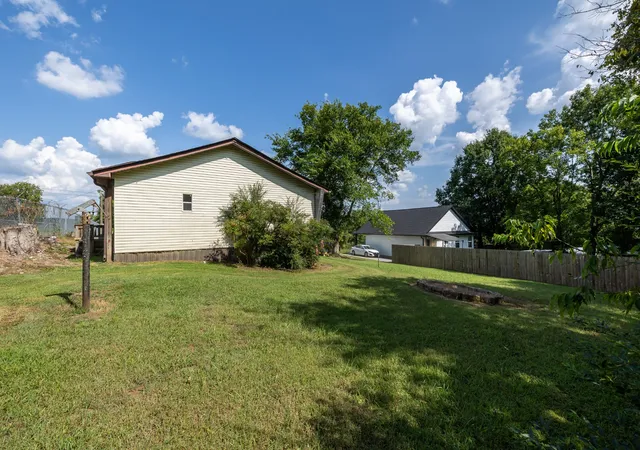 Photo 3 of Manufactured home for sale at 109 Fairview Ave, Cornersville, TN 37047 | MLS# 3012188 | Listing updated on 2026-09-03