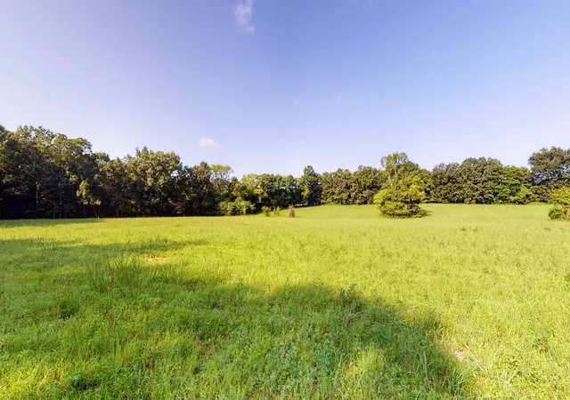 Photo 2 of Sale Pending at 14170 Central Pike, Mount Juliet, TN 37122 | MLS# 3006963 | Listing updated on 2025-12-29