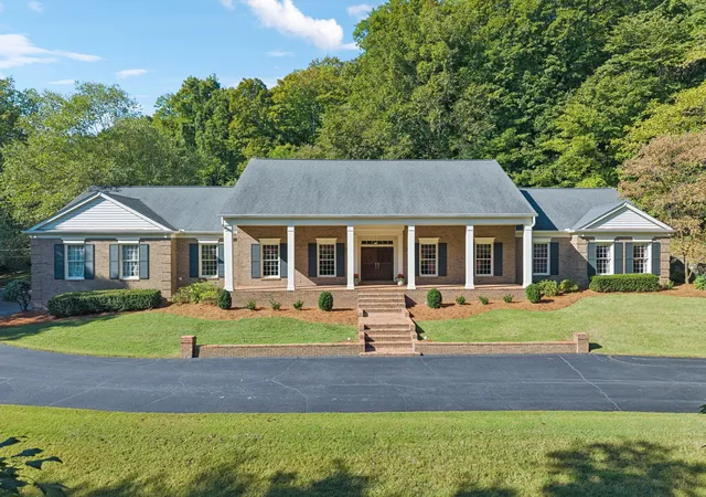 1st image of 1 Saint James Pl, Nashville, TN 37215 | MLS# 3009151