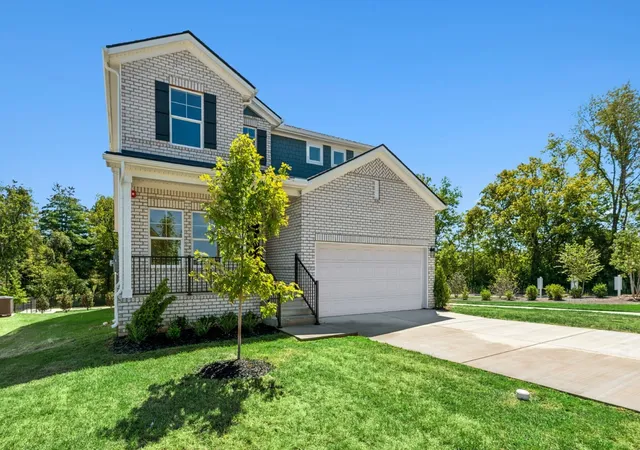Photo 2 of Single family home for sale at 2565 Peaceful Valley Dr, Columbia, TN 38401 | MLS# 3006808 | Listing updated on 2025-10-13