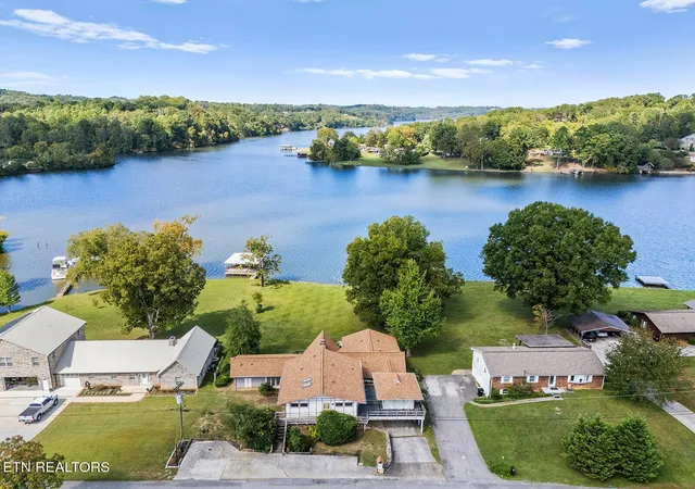 Homes for sale in Louisville, TN | 4827 Riversedge Rd, Louisville, TN 37777 | MLS# 3007120