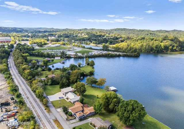 Homes for sale in Louisville, TN | 4827 Riversedge Rd, Louisville, TN 37777 | MLS# 3007120