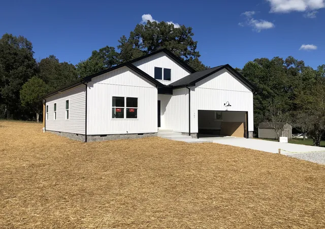 Photo 2 of Single family home for sale at 587 Hidden Valley Cir, Mc Minnville, TN 37110 | MLS# 3007317 | Listing updated on 2025-10-09