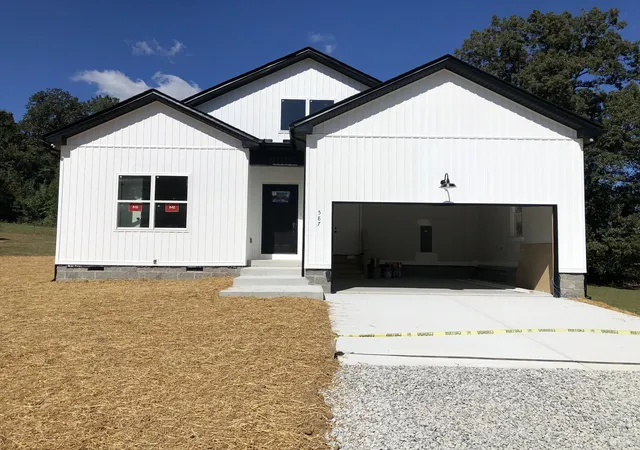 Photo 1 of Single family home for sale at 587 Hidden Valley Cir, Mc Minnville, TN 37110 | MLS# 3007317 | Listing updated on 2025-10-09