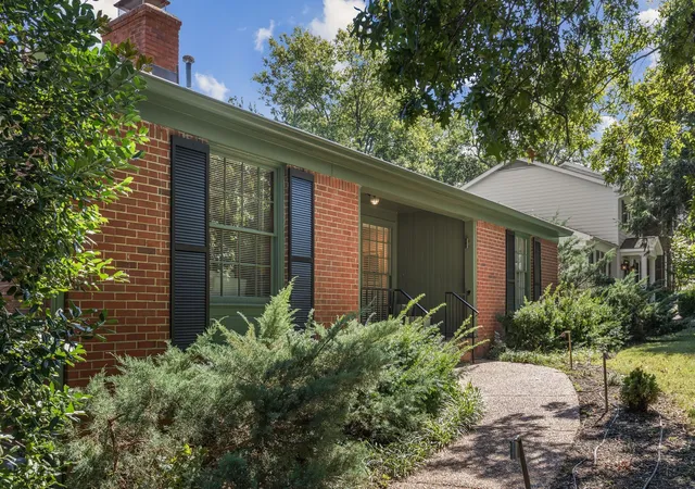 2nd image of 2822 22nd Ave S, Nashville, TN 37215 | MLS# 3008933
