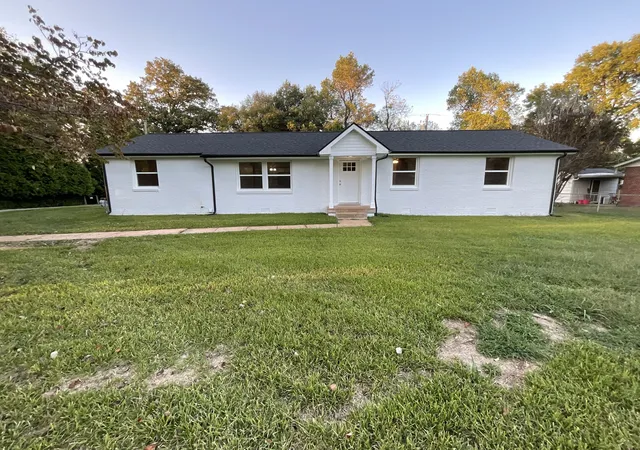 1st image of 38 Hillsboro Rd, Clarksville, TN 37042 | MLS# 3009007