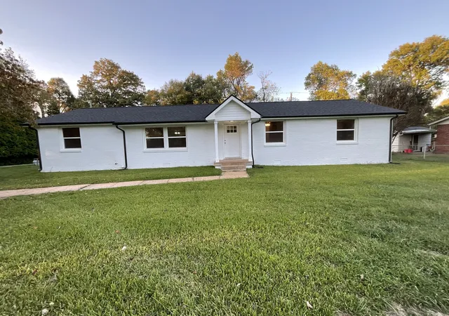 2nd image of 38 Hillsboro Rd, Clarksville, TN 37042 | MLS# 3009007