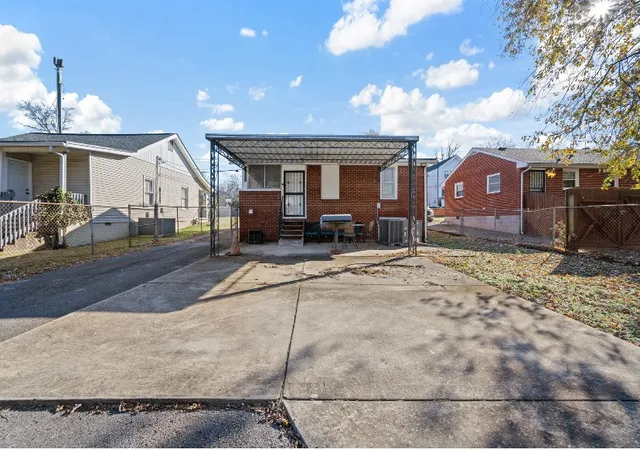 Homes for sale in Nashville, TN | 914 Stockell St, Nashville, TN 37207 | MLS# 3009037