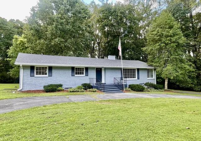 1st image of 305 Jackie Dr, Lawrenceburg, TN 38464 | MLS# 3011832