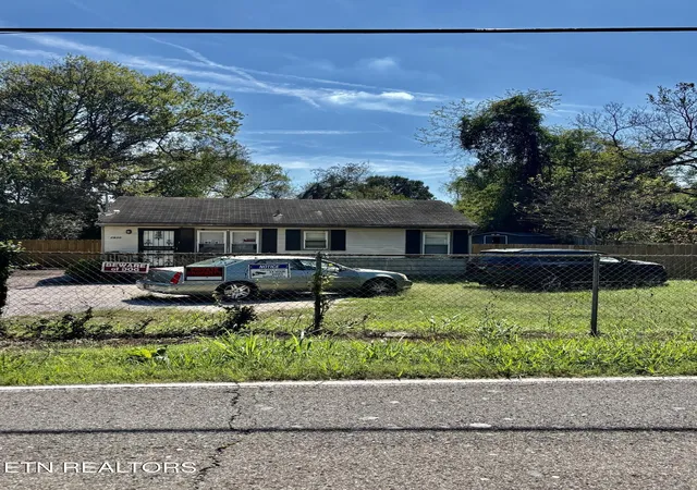 3rd image of 2715 Parkview Ave, Knoxville, TN 37914 | MLS# 3017151