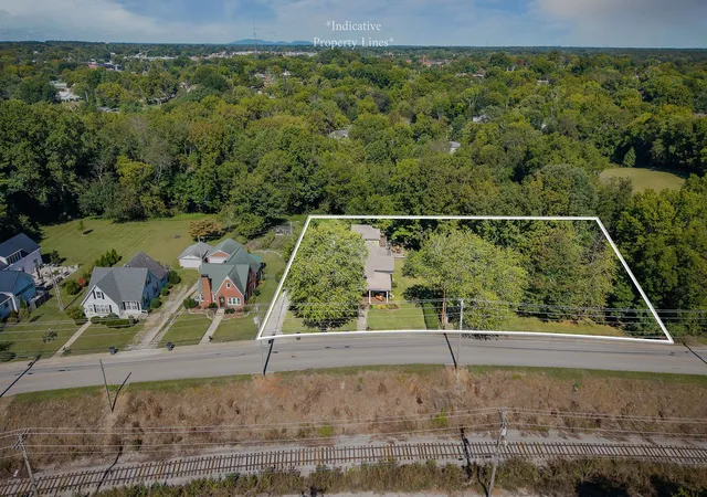 3rd image of 215 W Sparta St, Mc Minnville, TN 37110 | MLS# 3012500