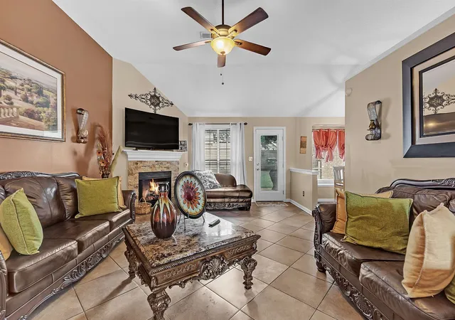Photo 3 of Single family home for sale at 5468 Millers Glen Ln, Memphis, TN 38125 | MLS# 3012722 | Listing updated on 2025-10-07