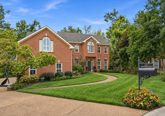 Photo 2 of Single family home for sale at 6781 Autumnwood Dr, Nashville, TN 37221 | MLS# 3547078 | Listing updated on 2026-09-14