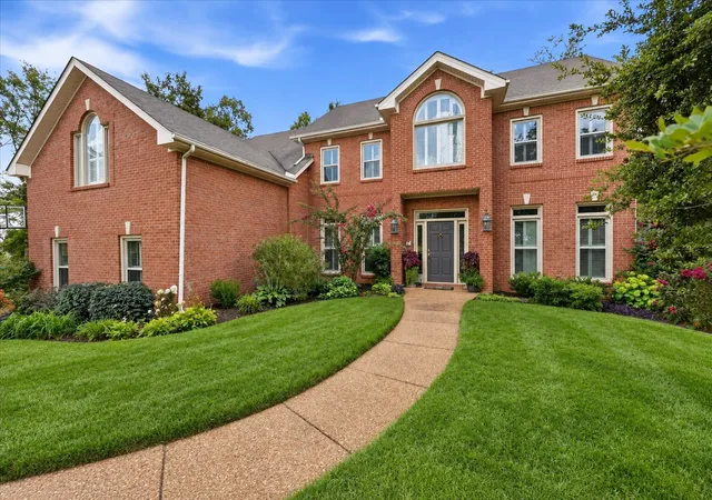Photo 3 of Single family home for sale at 6781 Autumnwood Dr, Nashville, TN 37221 | MLS# 3547078 | Listing updated on 2026-10-08