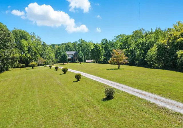 Photo 1 of Single family home for sale at 3535 Ashland City Rd, Clarksville, TN 37043 | MLS# 3611794 | Listing updated on 2026-10-08