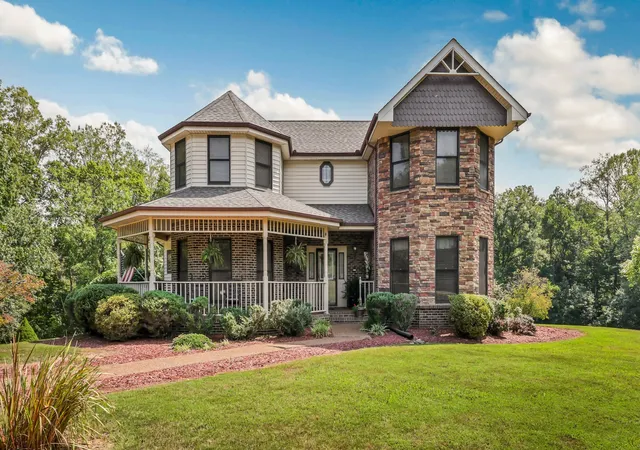 Photo 2 of Single family home for sale at 3535 Ashland City Rd, Clarksville, TN 37043 | MLS# 3611794 | Listing updated on 2026-10-08