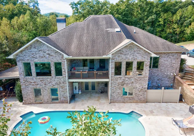 Photo 3 of Single family home for sale at 544 Kings Hills Blvd, Pigeon Forge, TN 37863 | MLS# 3602029 | Listing updated on 2026-09-28
