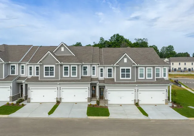 Photo 2 of Townhouse for sale at 1660 Manuka Lane, Columbia, TN 38401 | MLS# 3013231 | Listing updated on 2025-10-10