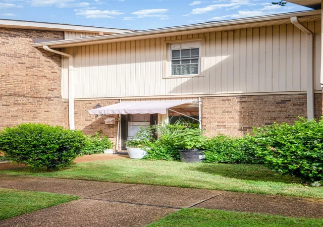 2nd image of 2116 Hobbs Rd #J2, Nashville, TN 37215 | MLS# 3013287