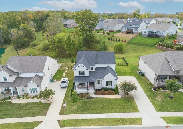 Photo 1 of Single family home for sale at 1107 River Oaks Blvd, Lebanon, TN 37090 | MLS# 3014154 | Listing updated on 2026-01-11